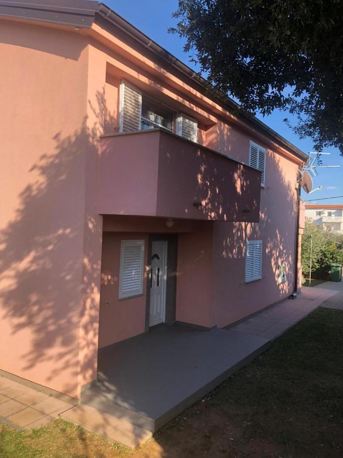 Apartment Milka Вир Екстериор снимка