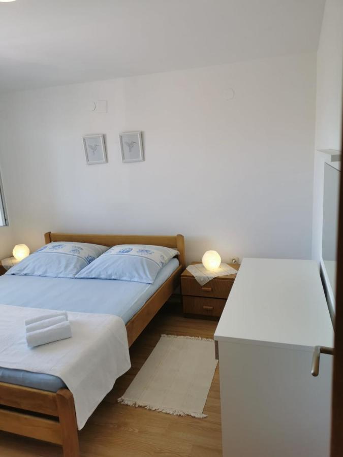 Apartment Milka Вир Екстериор снимка
